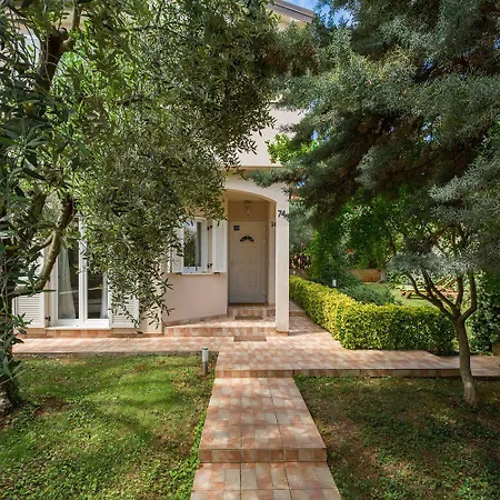 Semesterbostad Mediterranes Mit Loungebett, Bbq, Privatem Garten, Waschmaschine, Klimatisierten Schlafzimmern