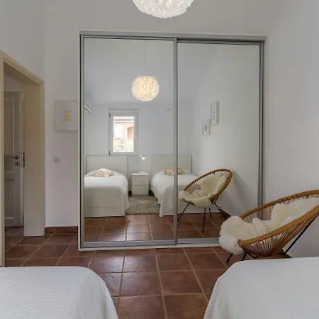 Mediterranes Mit Loungebett, Bbq, Privatem Garten, Waschmaschine, Klimatisierten Schlafzimmern