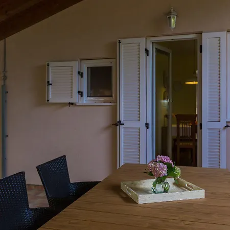 Mediterranes Mit Loungebett, Bbq, Privatem Garten, Waschmaschine, Klimatisierten Schlafzimmern Holiday home *