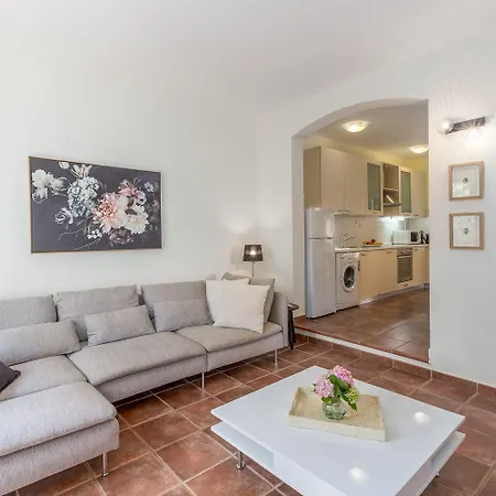 Semesterbostad Mediterranes Mit Loungebett, Bbq, Privatem Garten, Waschmaschine, Klimatisierten Schlafzimmern Tar-Vabriga